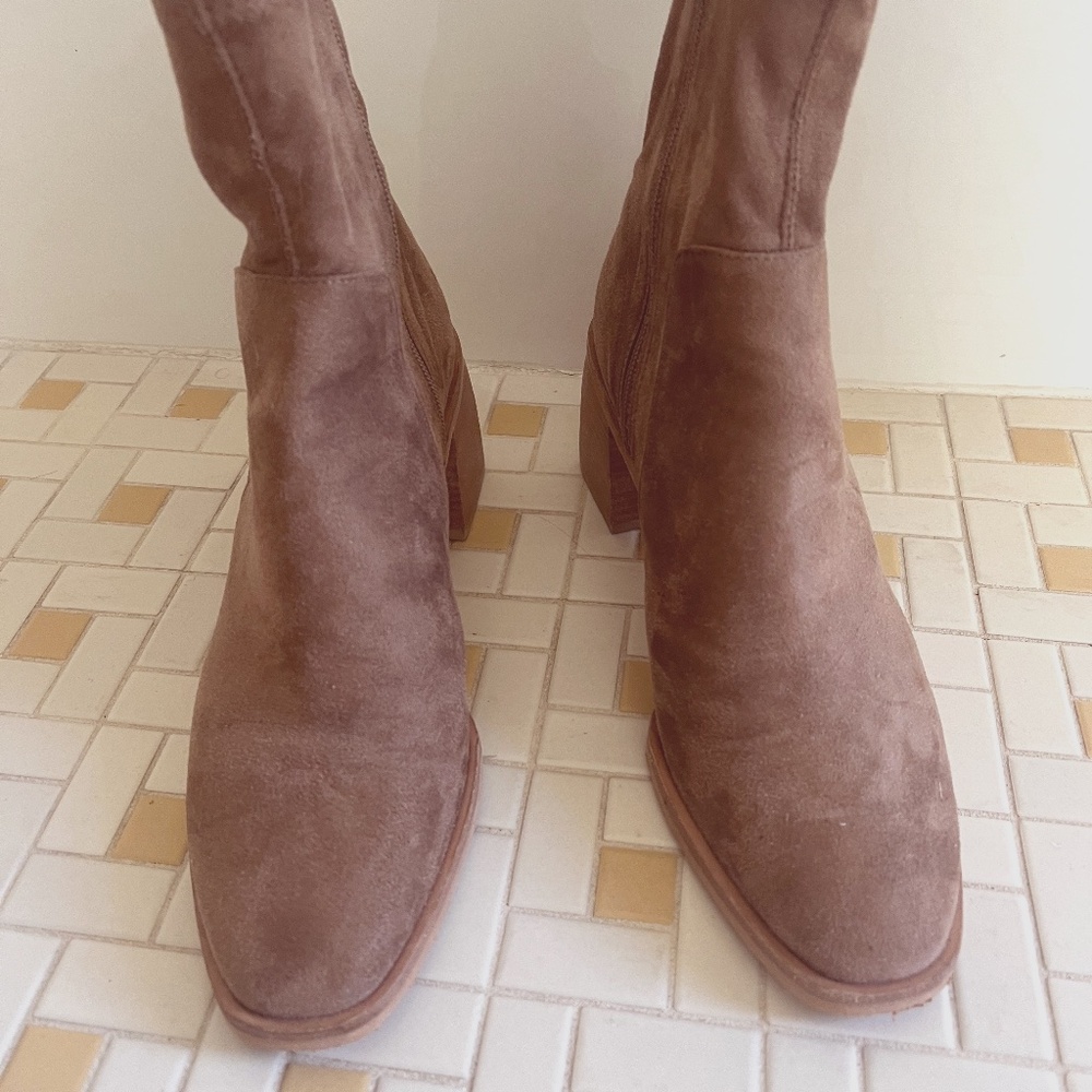 Dolce Vita Indiga Faux Suede Brown Heeled Bootie 9